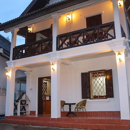Nirasim Villa Luang Prabang Exteriör bild