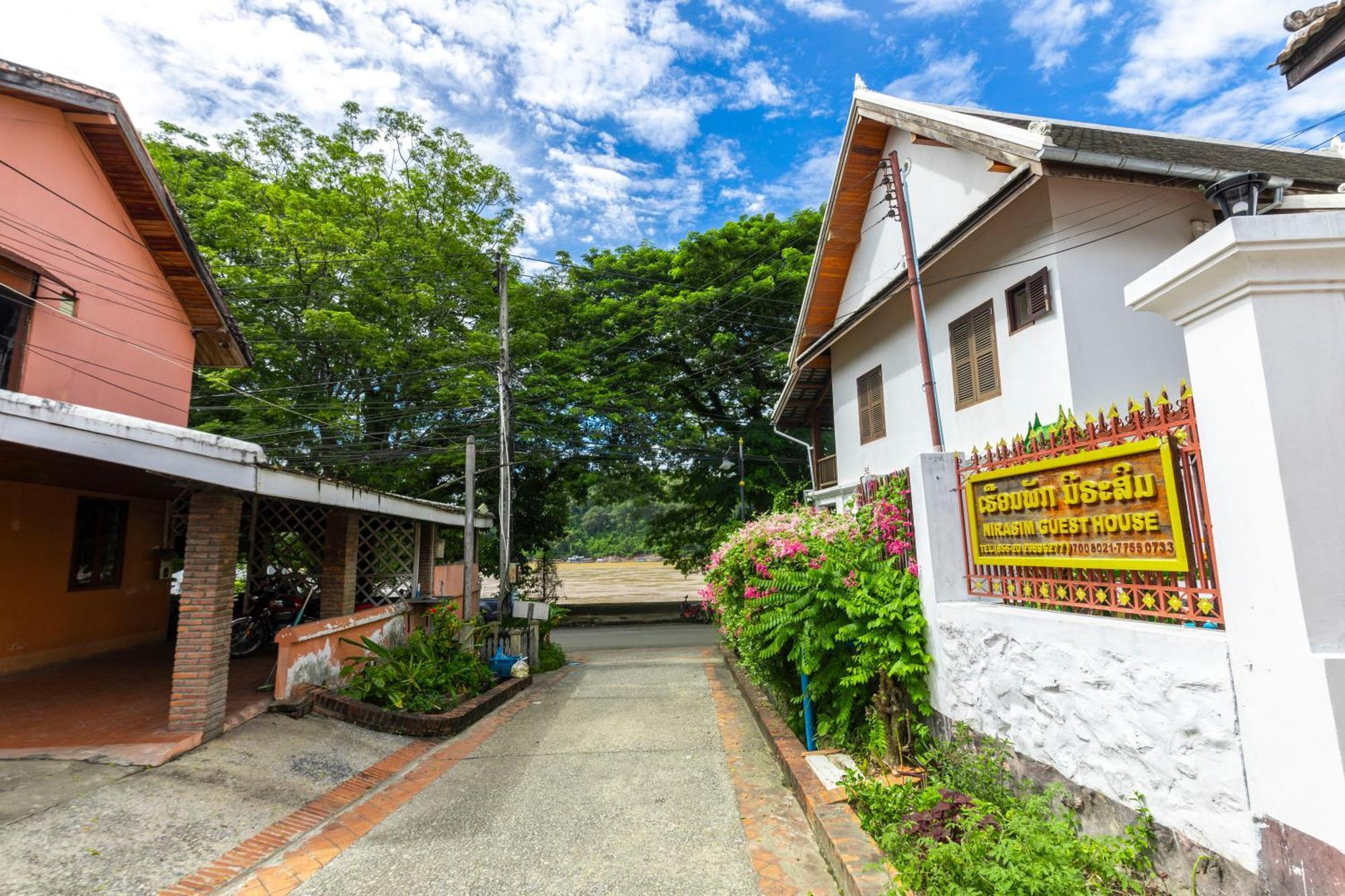 Nirasim Villa Luang Prabang Exteriör bild