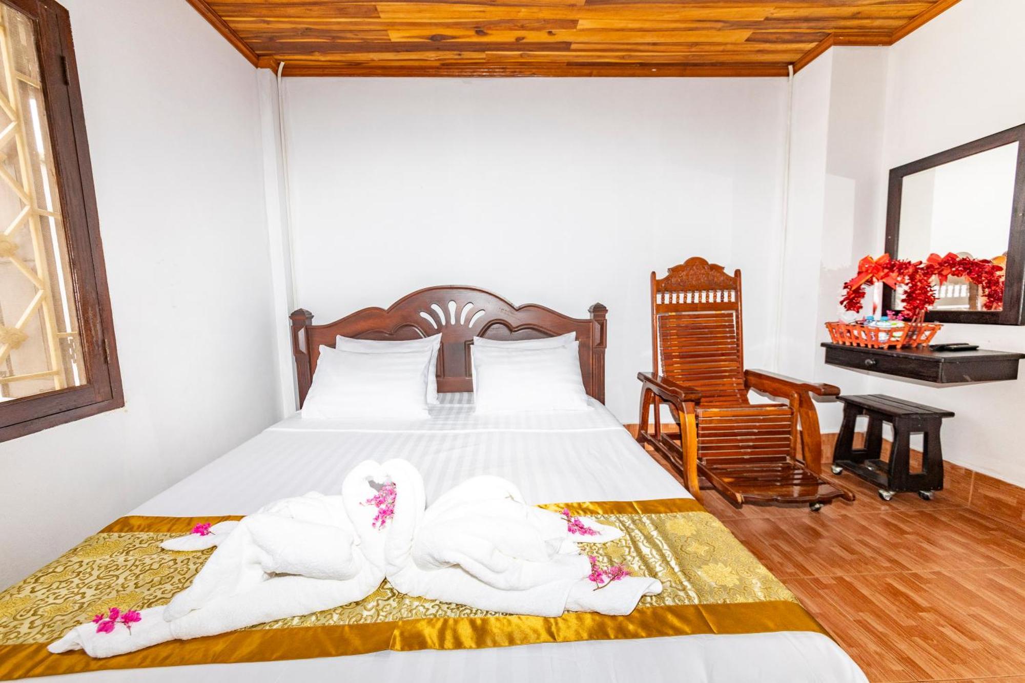 Nirasim Villa Luang Prabang Exteriör bild