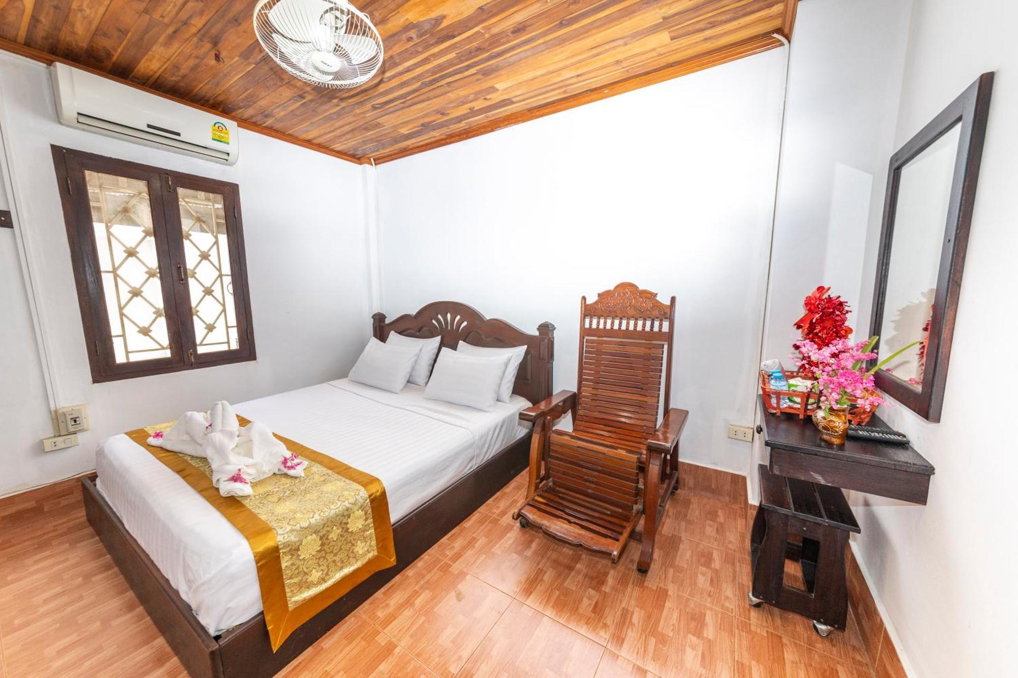 Nirasim Villa Luang Prabang Exteriör bild