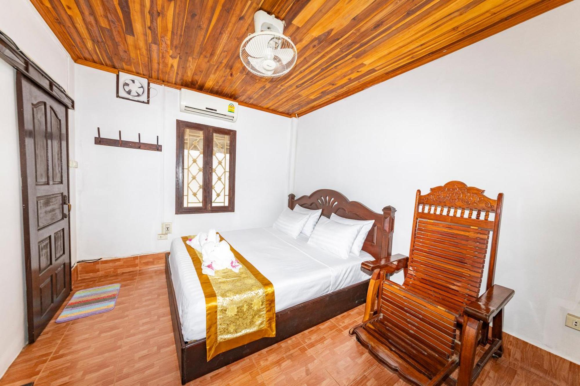 Nirasim Villa Luang Prabang Exteriör bild