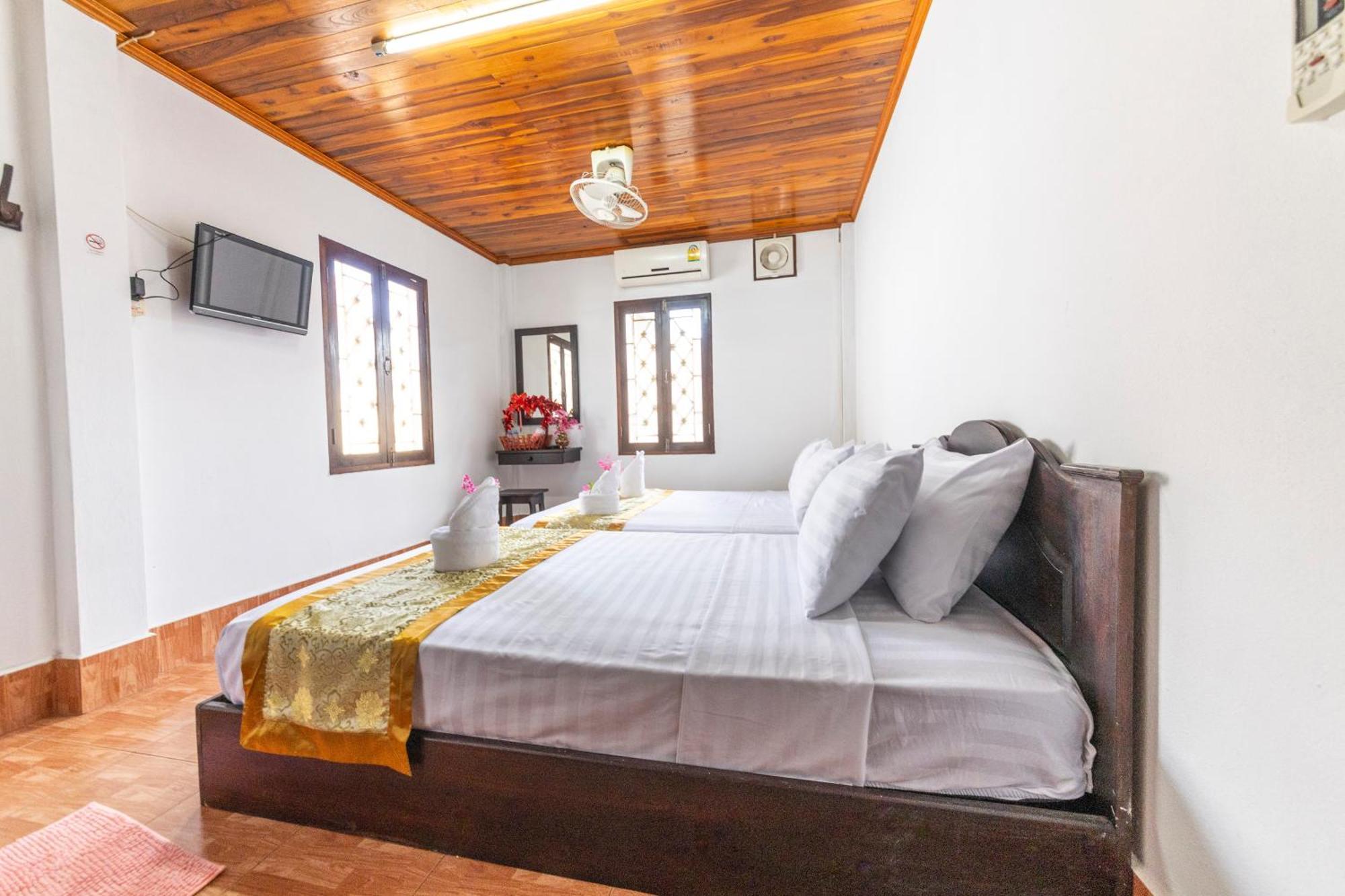 Nirasim Villa Luang Prabang Exteriör bild