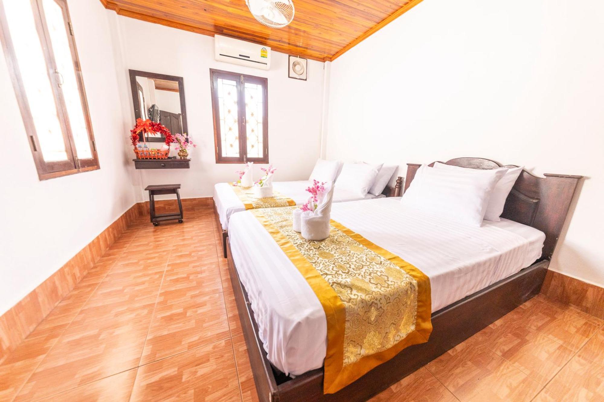 Nirasim Villa Luang Prabang Exteriör bild