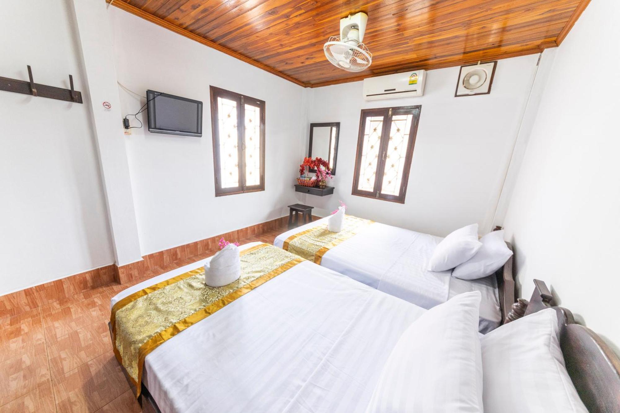 Nirasim Villa Luang Prabang Exteriör bild
