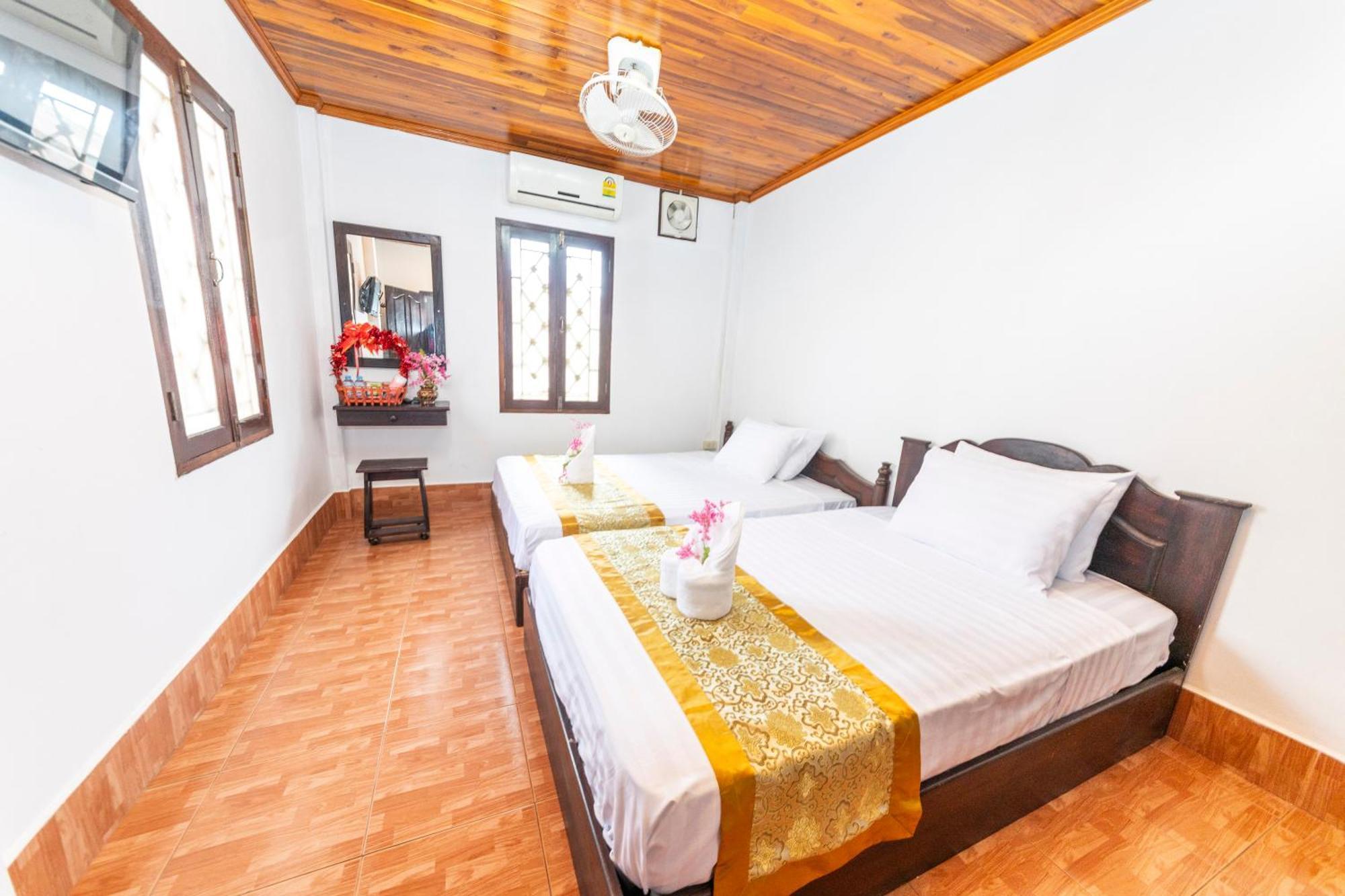 Nirasim Villa Luang Prabang Exteriör bild