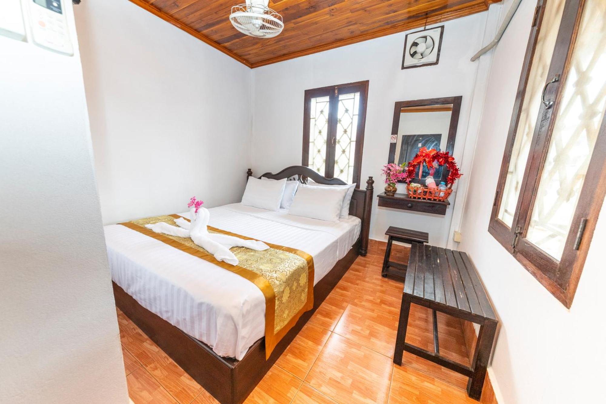 Nirasim Villa Luang Prabang Exteriör bild