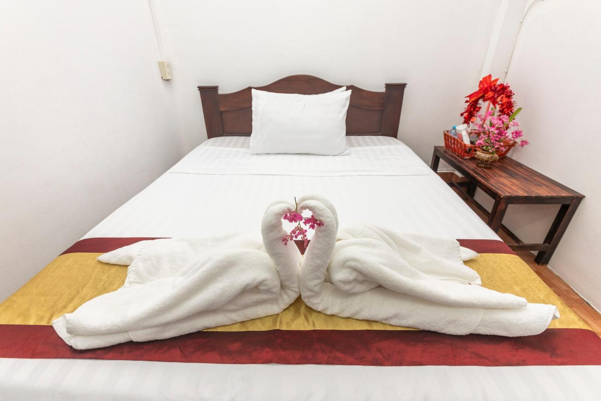 Nirasim Villa Luang Prabang Exteriör bild